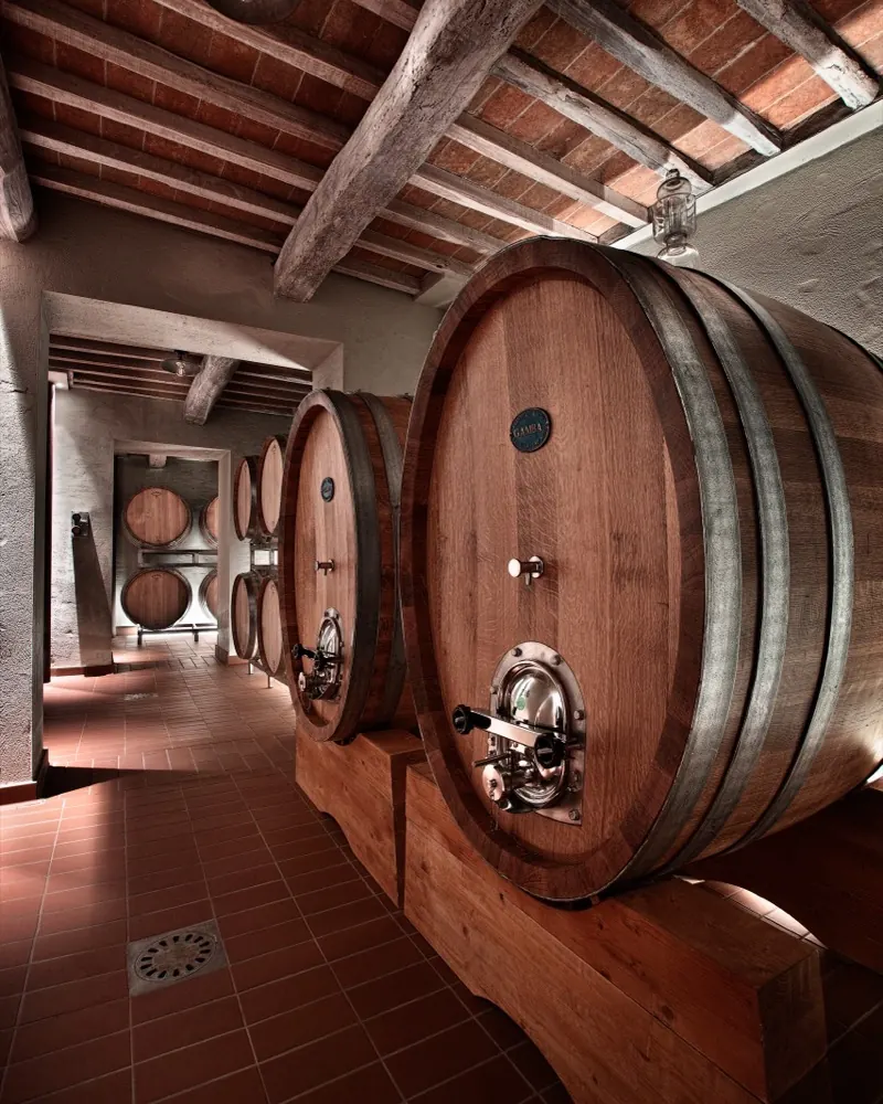 A cask head, close to